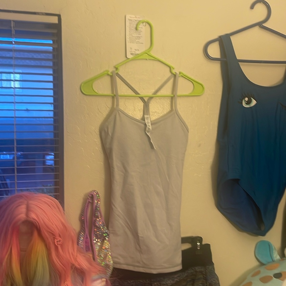 Lululemon y tank